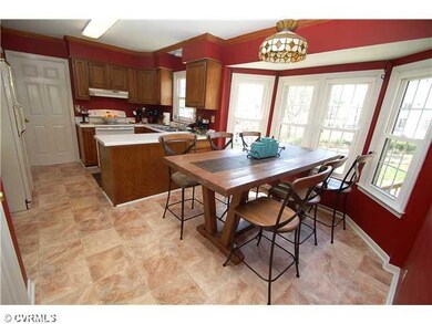 Kitchen - Large eat-in kitchen.