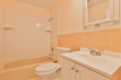 2 Greenbriar Dr unit 206, North Reading, MA 01864 - photo 4