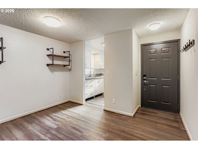 5160 SW 180th Ave unit 6, Beaverton, OR 97007 - photo 3