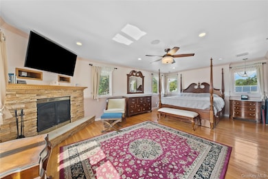 407 17th St, West Babylon, NY 11704 - photo 4