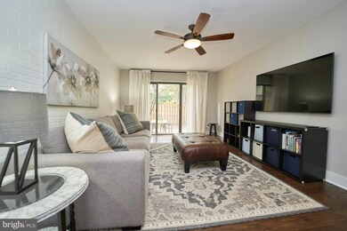 1611 Park Overlook Dr, Reston, VA 20190 - photo 7