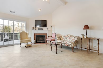 1907 Gresham Cir unit D, Wheaton, IL 60189 - photo 5