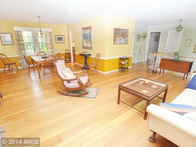 9103 Santayana Dr, Fairfax, VA 22031 - photo 2