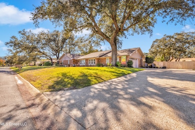 425 Woodland Park Dr, Biloxi, MS 39531 - photo 5