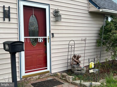72 Aster Ln, Levittown, PA 19055 - photo 3