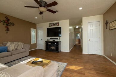 1606 Bonner Rd, Gainesville, TX 76240 - photo 4