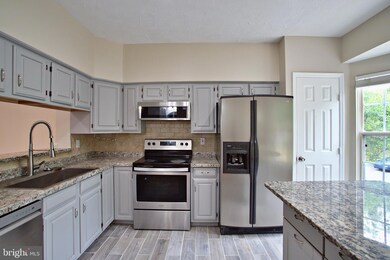 14043 Winding Ridge Ln, Centreville, VA 20121 - photo 3
