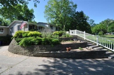 324 Indiandale Rd SE, Cedar Rapids, IA 52403 - photo 3