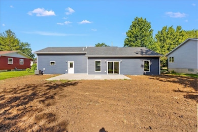 206 7th Ave SW, Independence, IA 50644 - photo 4