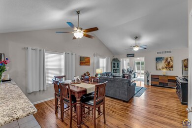 3327 SW Ventana, Topeka, KS 66614 - photo 4