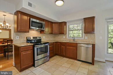 9936 Rand Dr, Burke, VA 22015 - photo 5
