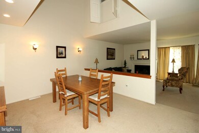 10015 Beacon Pond Ln, Burke, VA 22015 - photo 7