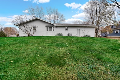 2002 Crockett Ave, Valparaiso, IN 46383 - photo 2