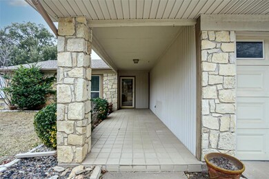 4208 Mojave Dr, Granbury, TX 76049 - photo 4