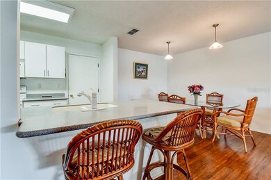 Kitchen with breakfast bar