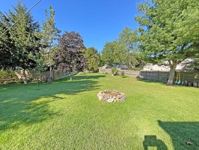 4 Feener Cir, Randolph, MA 02368 - photo 2