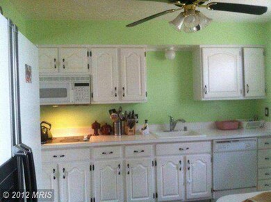 7507 Garrison Rd, Hyattsville, MD 20784 - photo 4