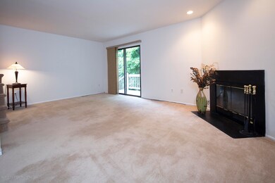 05_Living Room