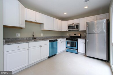 3025 Mission Square Dr, Fairfax, VA 22031 - photo 4
