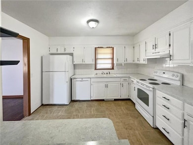 3711 S Kiger Rd, Independence, MO 64055 - photo 2