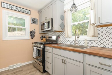 3126 Wirth Rd, Highland, IN 46322 - photo 4