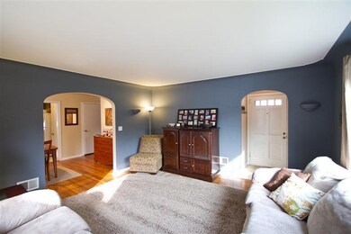 2023 Emerald Ave NE, Grand Rapids, MI 49505 - photo 2