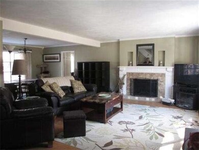 7 Edgemont Ave, Burlington, MA 01803 - photo 3