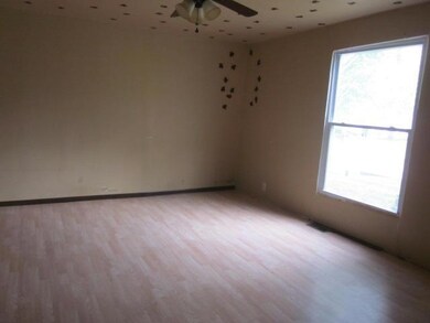 114 E Holmes Rd, Lansing, MI 48910 - photo 2