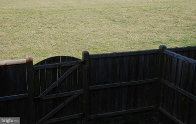 9221 Alvyn Lake Cir, Bristow, VA 20136 - photo 2