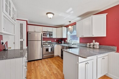 234 Beacon St unit 2, Lowell, MA 01850 - photo 3