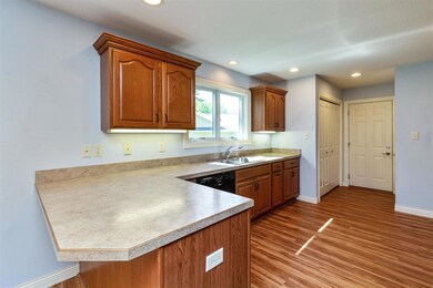 3406 Clearview Dr, Cedar Falls, IA 50613 - photo 7