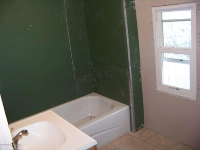 145 Sharpe St, Kingston, PA 18704 - photo 5