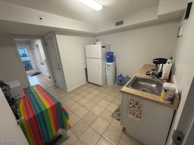 918 N Wood Ave, Linden, NJ 07036 - photo 6