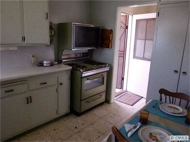 Side Kitchen Door off Laundry Area