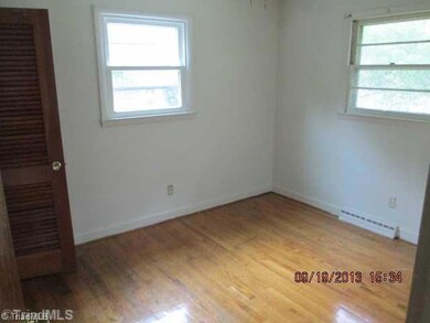 2nd Bedroom.
