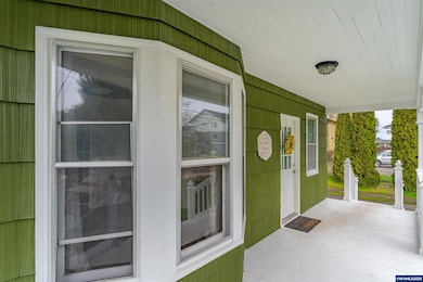 136 N 3rd St, Jefferson, OR 97352 - photo 2