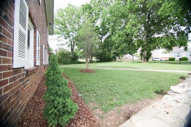 511 Oakwood Dr, Columbia, TN 38401 - photo 3