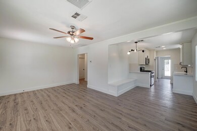 314 E Whitton Ave-6