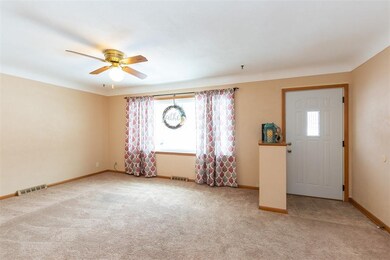 41 25th Ave SW, Cedar Rapids, IA 52404 - photo 5