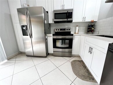 WOW!!! Stainless Appliances!!