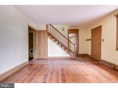 49 S Evergreen Ave, Woodbury, NJ 08096 - photo 3