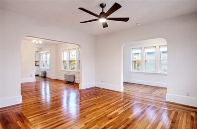 127 Evergreen St unit 2, Providence, RI 02906 - photo 4