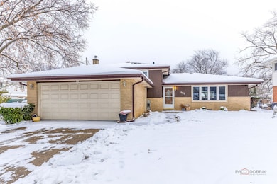 681 S Mount Prospect Rd, Des Plaines, IL 60016 - photo 2