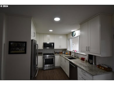 701 W 19th St, the Dalles, OR 97058 - photo 5