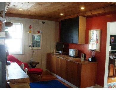 129 Beacon St, Lowell, MA 01850 - photo 7