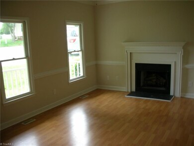 3724 Pembroke Terrace, High Point, NC 27265 - photo 3