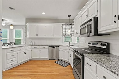 14726 Mackey St, Overland Park, KS 66223 - photo 6