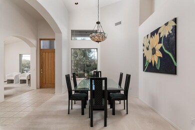 07- Entry to Dining