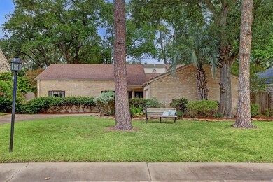 10210 Burgoyne Rd, Houston, TX 77042 - photo 2