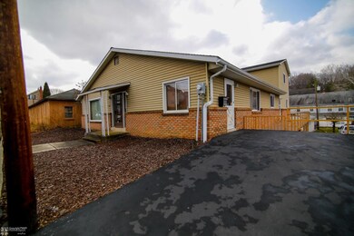 353 Chestnut St, Slatington, PA 18080 - photo 2